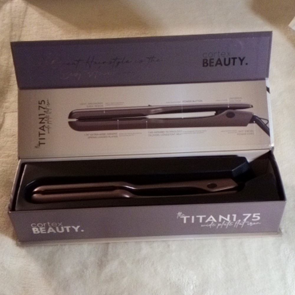 CORTEX BEAUTY TITAN1.75 WIDE PLATE FLAT IRON NEW